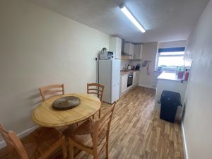 Kitchen/Breakfast Room- click for photo gallery